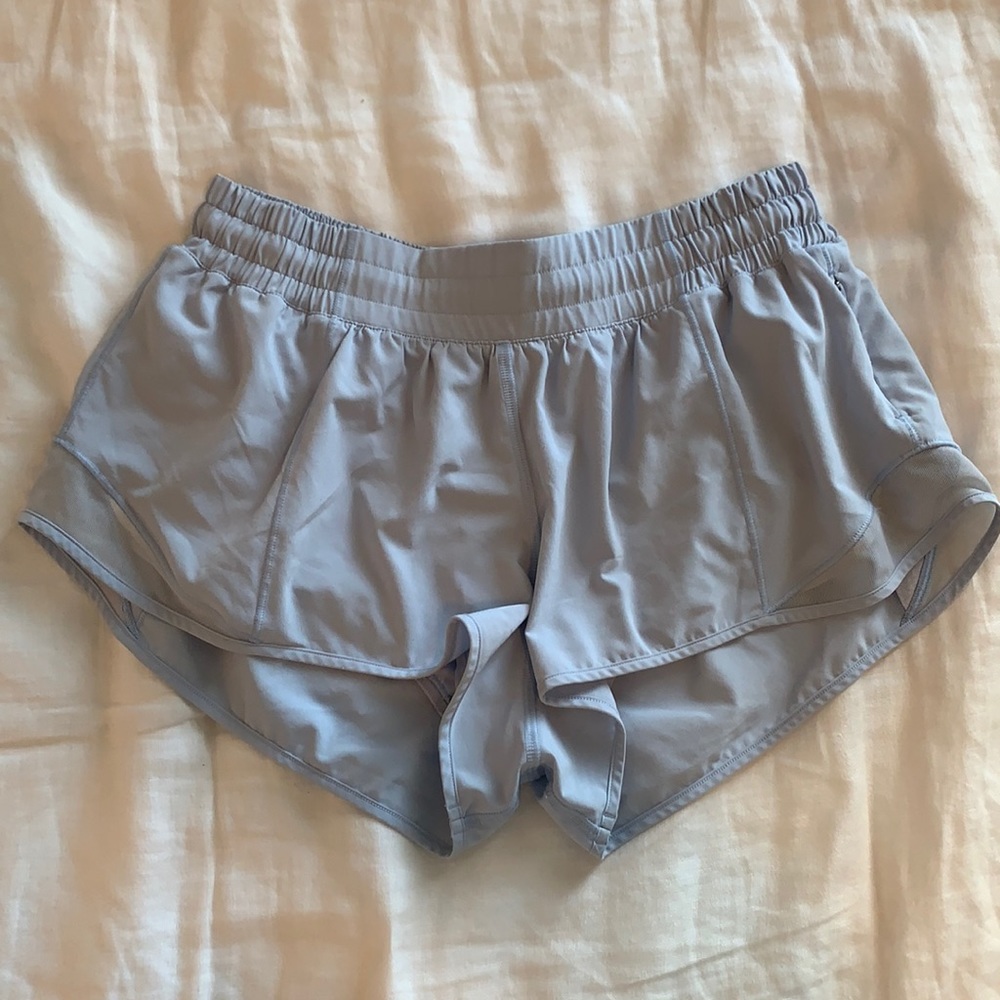 Lululemon 2.5” Hotty Hot shorts